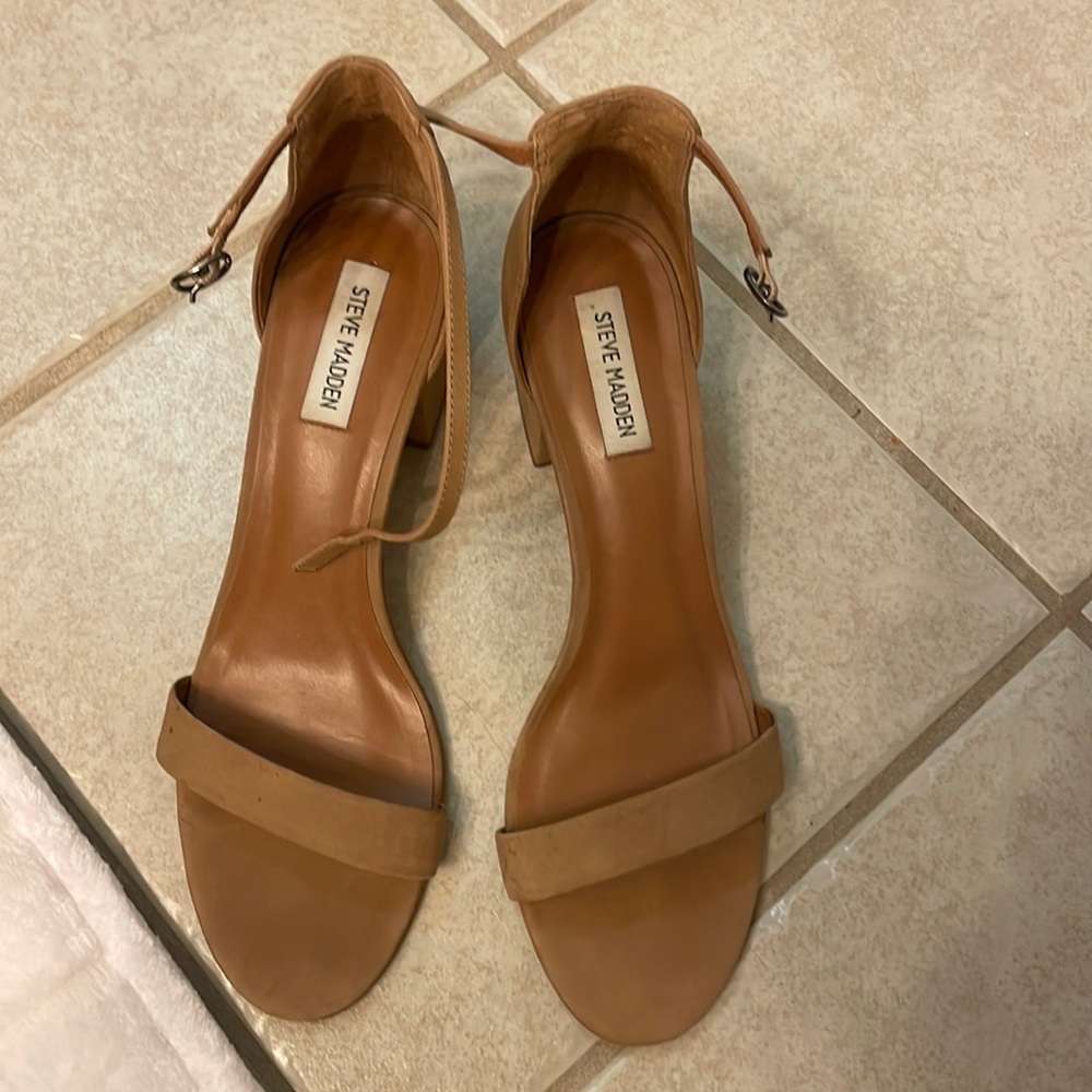 Nude Steve Madden heels